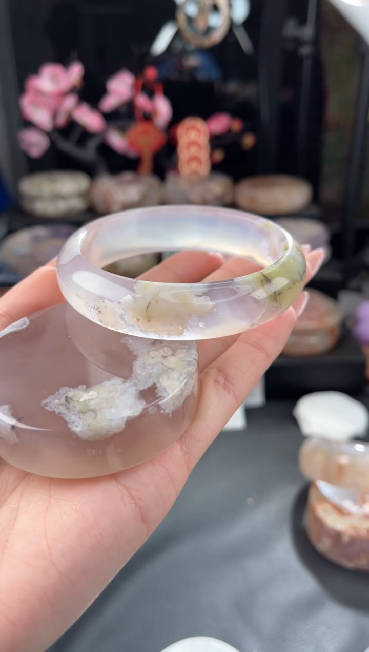 【闪购商品】石英质玉手镯未镶嵌60