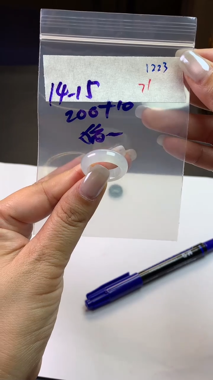 未镶嵌定制翡翠猪***跑毛货需精细抛光拍一发一