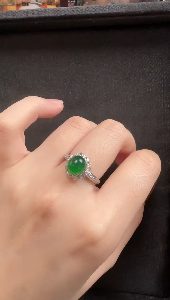 18K金镶嵌戒指翡翠922蛋面一只