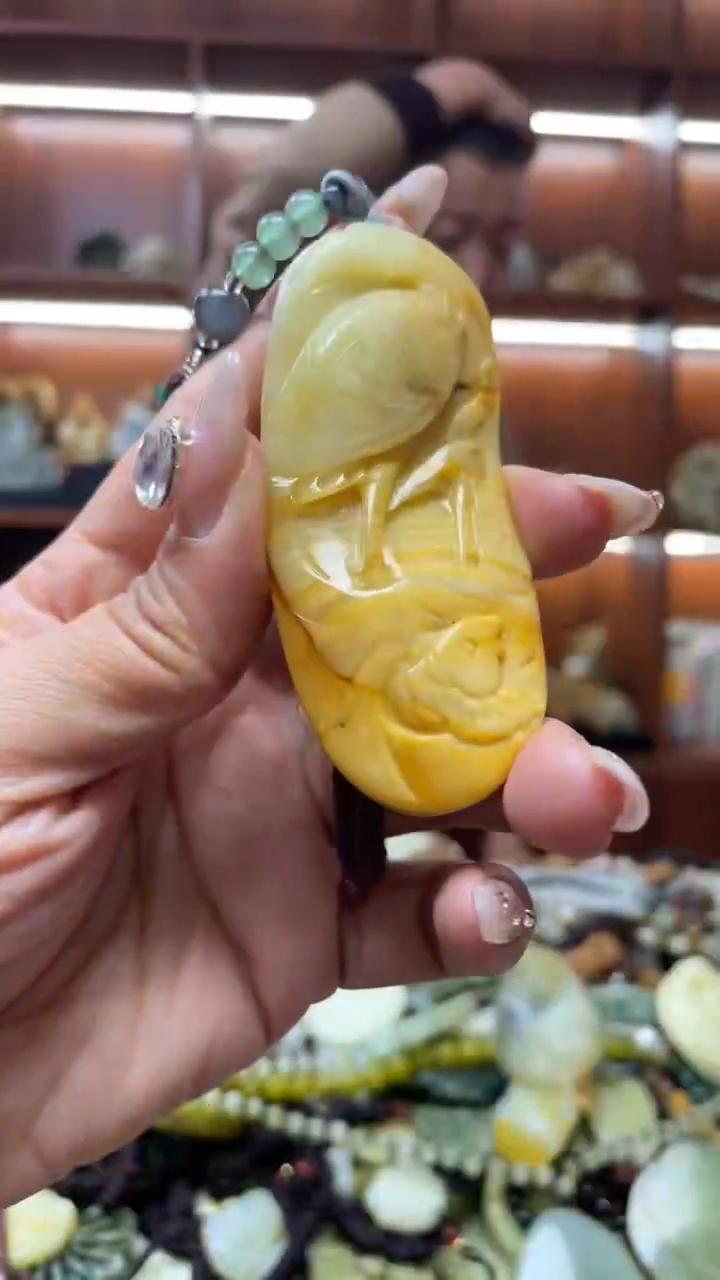 未镶嵌岫玉挂件 