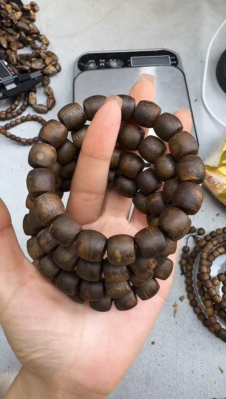 沉香手串1217张勺子鼓珠单圈多样性发一