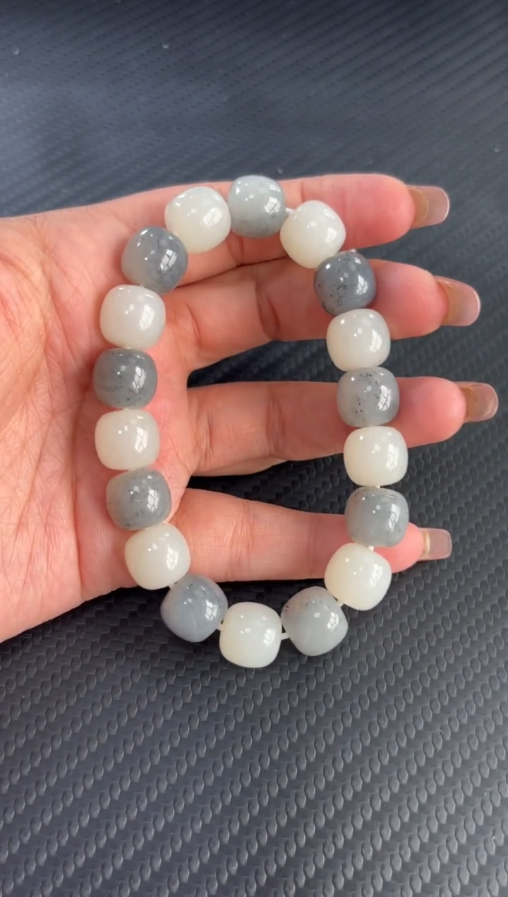手串未镶嵌和田玉星*黑山微色差卡12