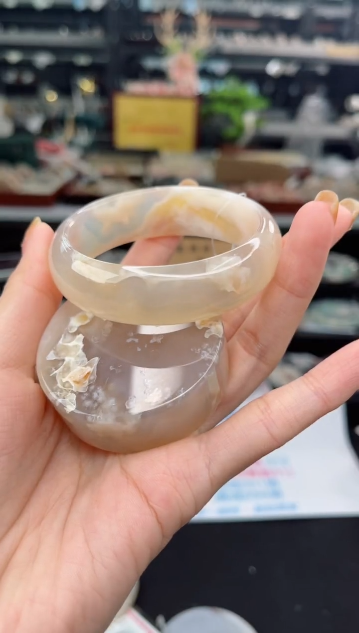 【闪购商品】石英质玉手镯未镶嵌55圈口（不退不换）1660252