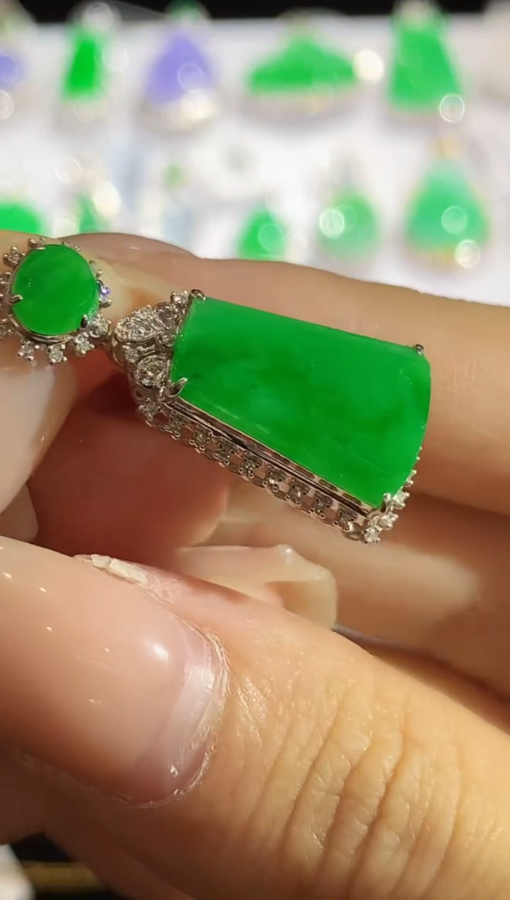 翡翠18K金镶嵌吊坠(不含链)L0245多样性发其一