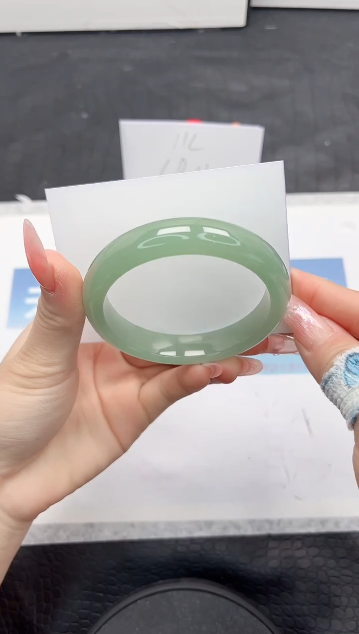 【闪购商品】石英质玉手镯未镶嵌179-56