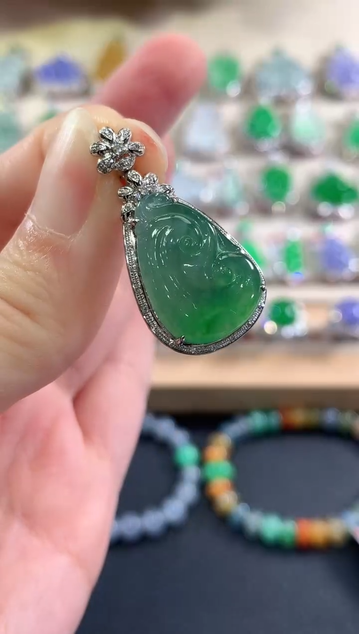 吊坠(不含链)18K金镶嵌翡翠b36      