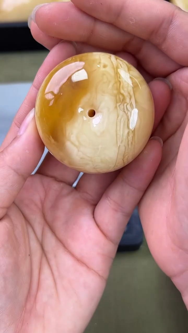 裸石琥珀未镶嵌琥珀蜜蜡吊坠