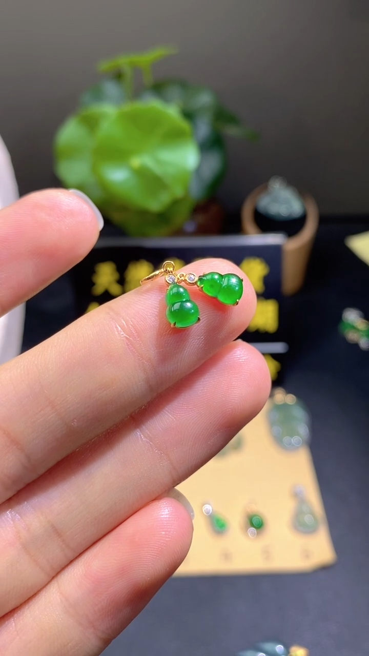 颈饰18K金镶嵌翡翠?***?翡翠A货