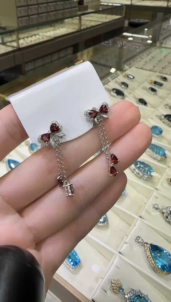 银S925镶嵌耳饰石榴石蝴蝶结耳钉