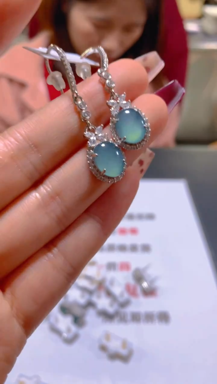 未镶嵌翡翠耳饰多样性发一