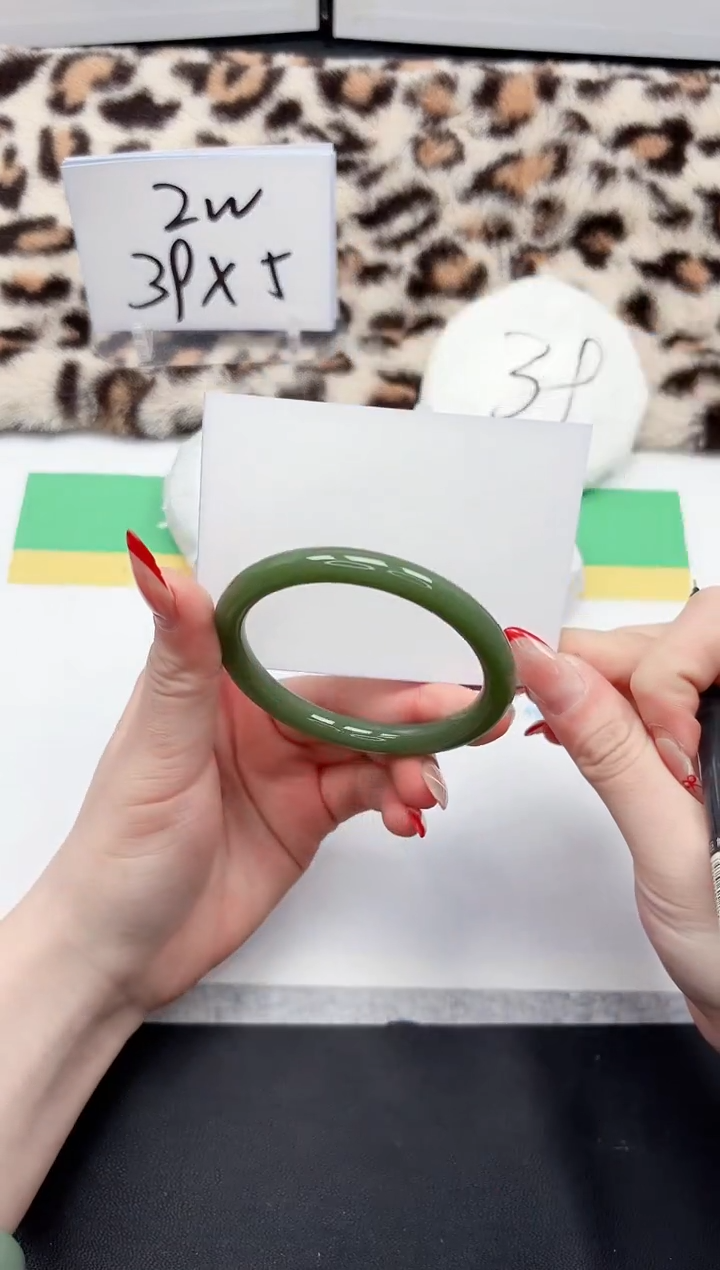 【闪购商品】石英质玉手镯未镶嵌163-60