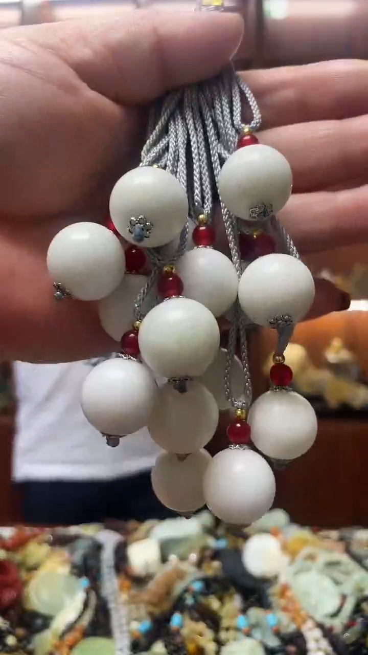 未镶嵌蛇纹石玉吊坠多样性发货发其中一件