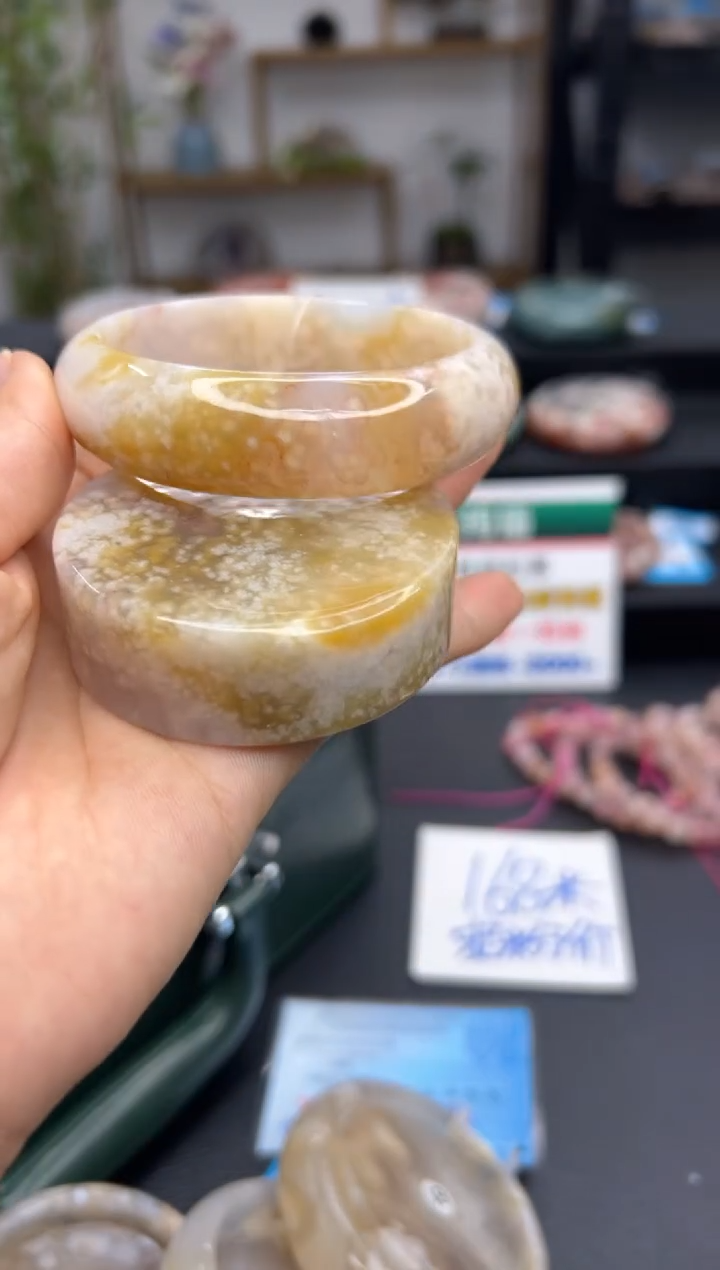 【闪购商品】石英质玉手镯未镶嵌A131(61圈赠送镯心)