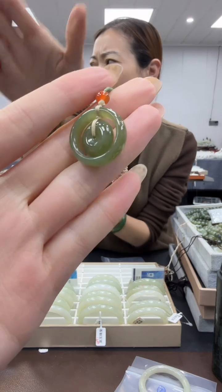 颈饰未镶嵌和田玉多样性发其一zj