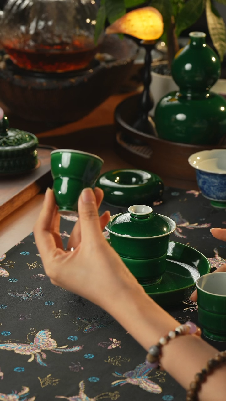 瓷片瓷唐里     