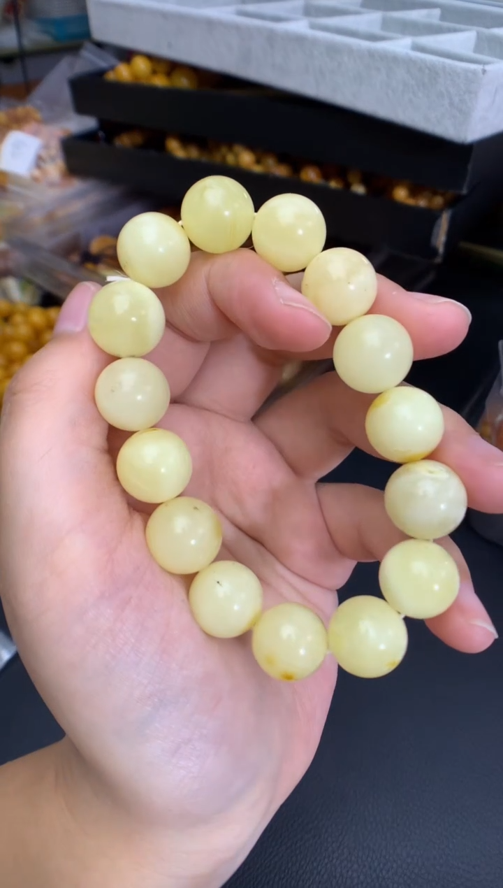 蜜蜡未镶嵌珠宝奇石1