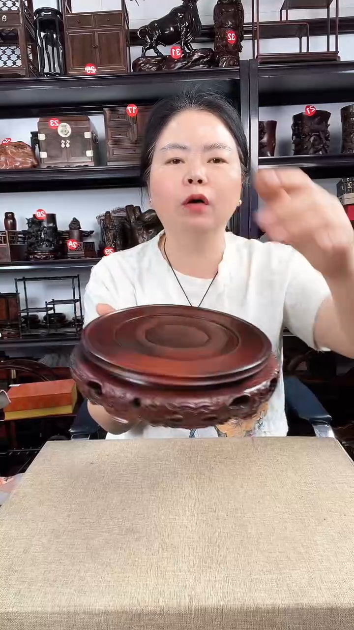 木18公分旋转老李红木工艺品