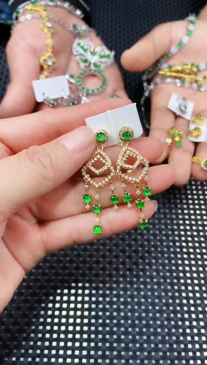 【闪购商品】翡翠耳饰未镶嵌111111111