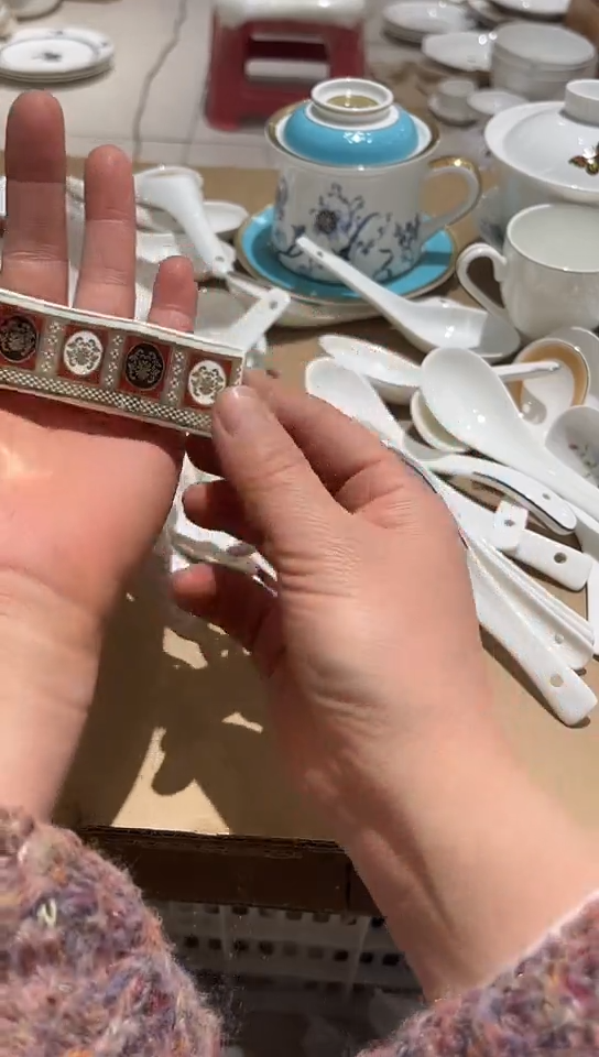 瓷筷架帝王轩1个