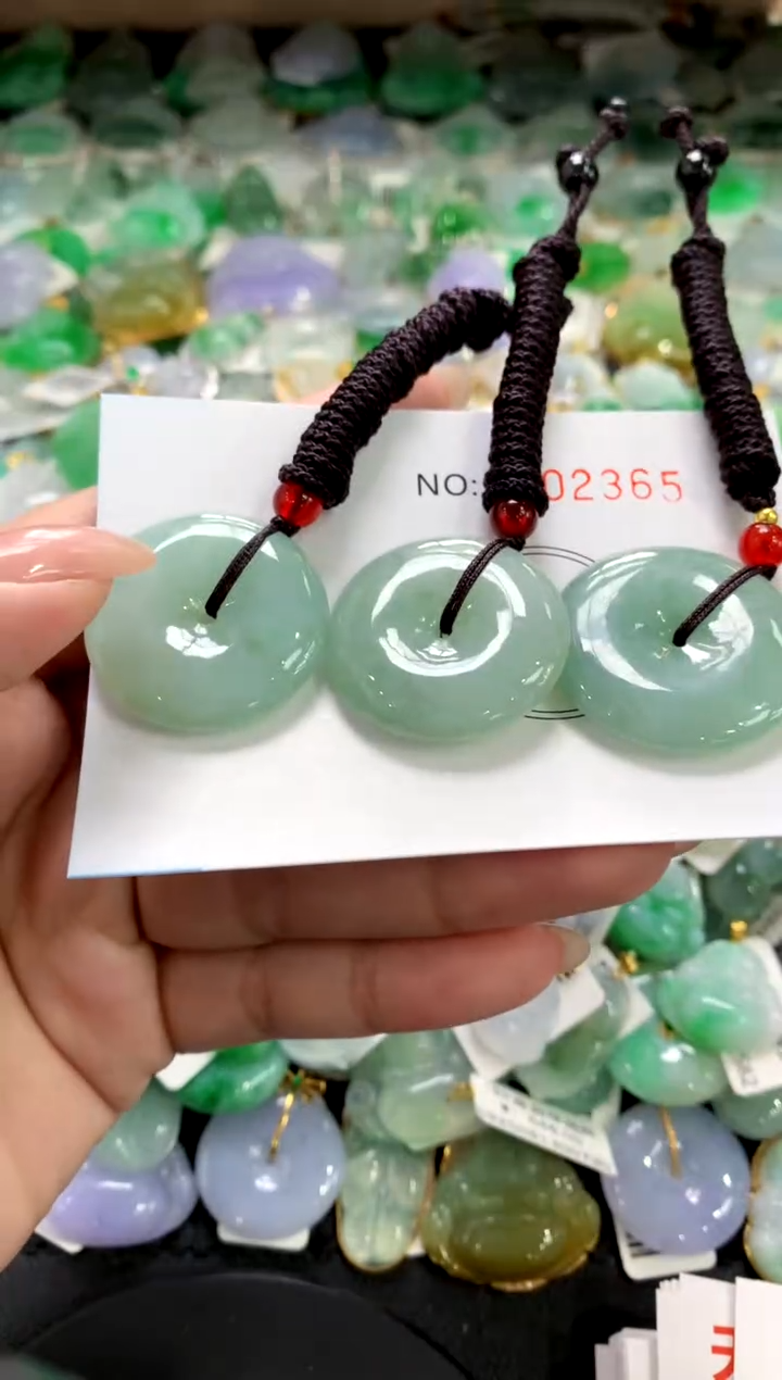 颈饰未镶嵌翡翠1111111111111111（多样性发其一）