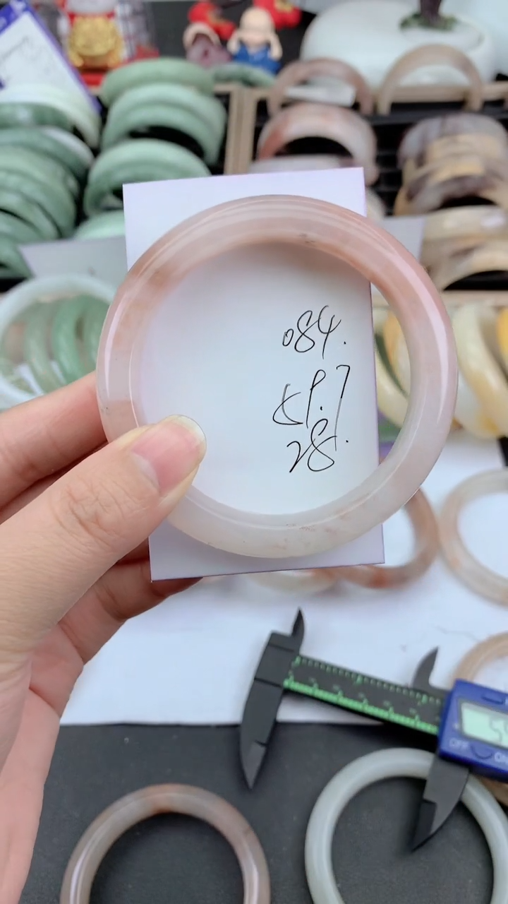 未镶嵌手镯石英质玉084