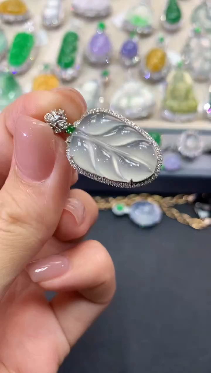 【闪购商品】翡翠吊坠(不含链)18K金镶嵌q59      