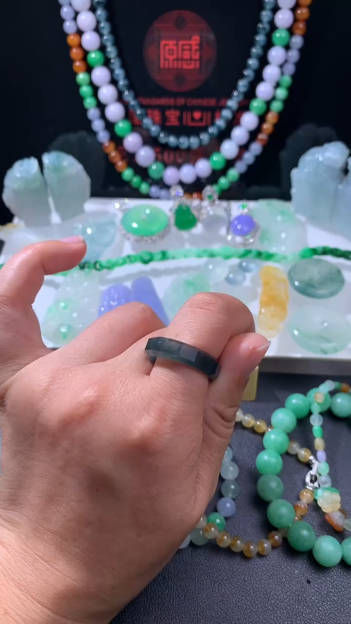 未镶嵌定制翡翠     