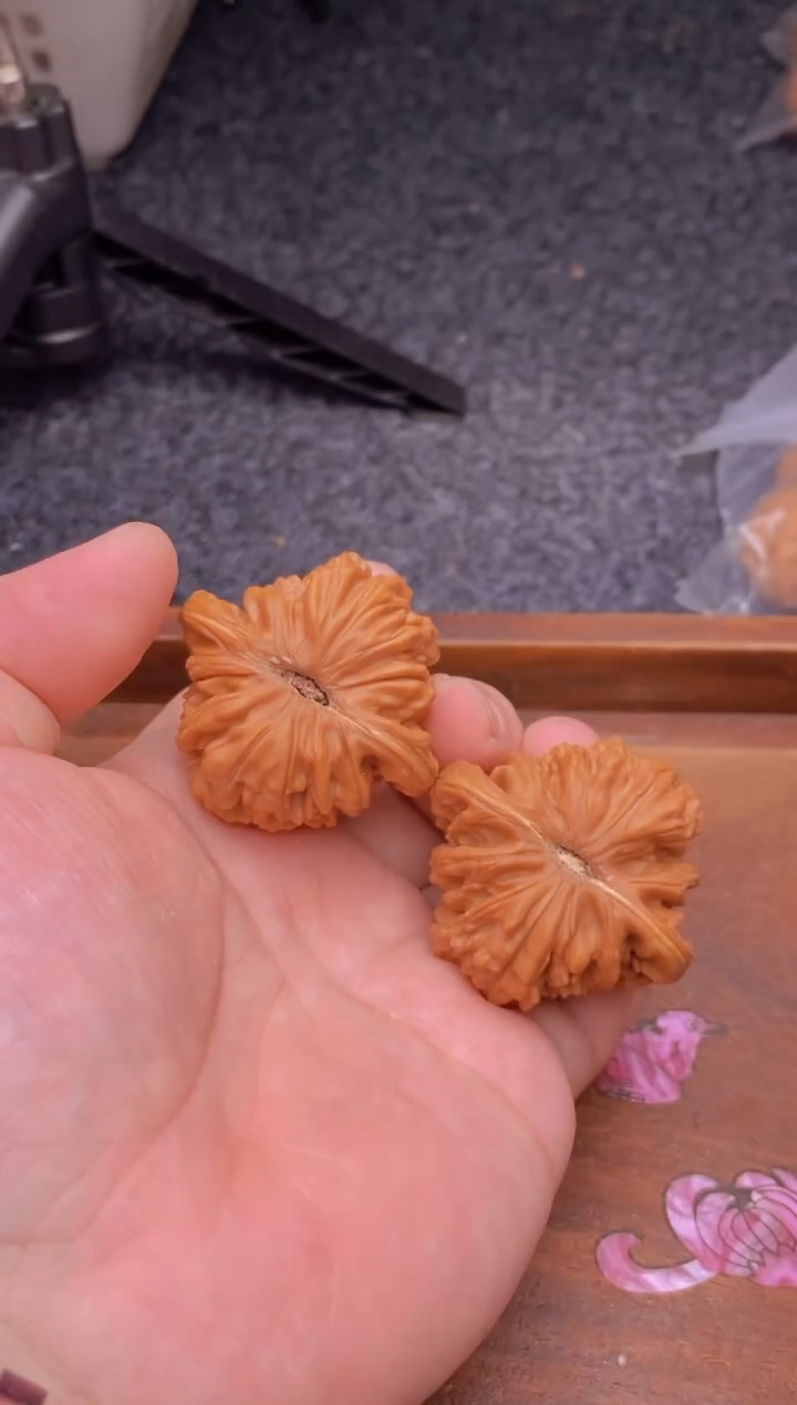 【闪购商品】文玩核桃把件G324号47尺四座楼