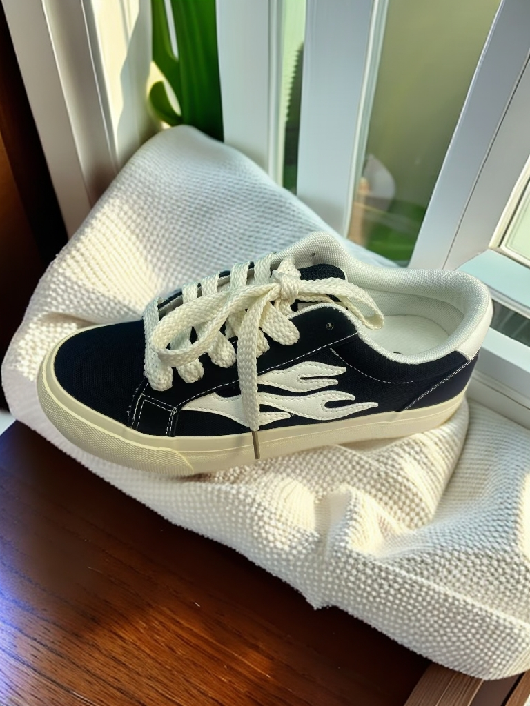 （1-200不包邮）休闲韩版帆布鞋运动时尚秋季情侣潮流低帮透气