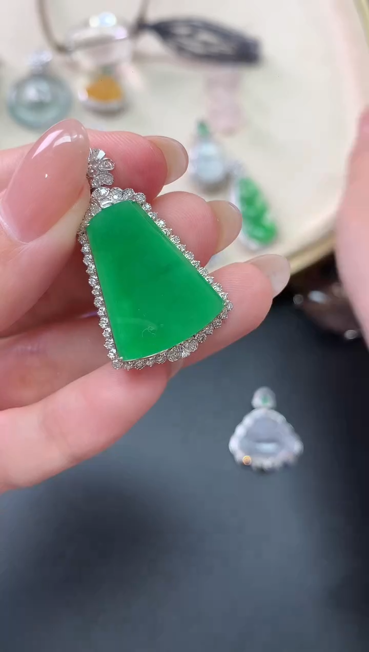 翡翠18K金镶嵌吊坠(不含链)Y264|29800