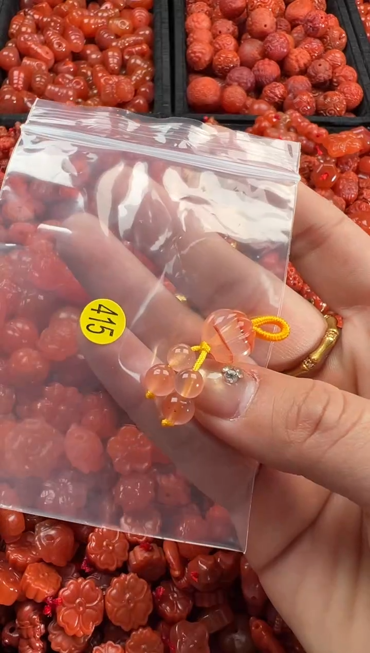 【闪购商品】南红玛瑙颈饰未镶嵌1