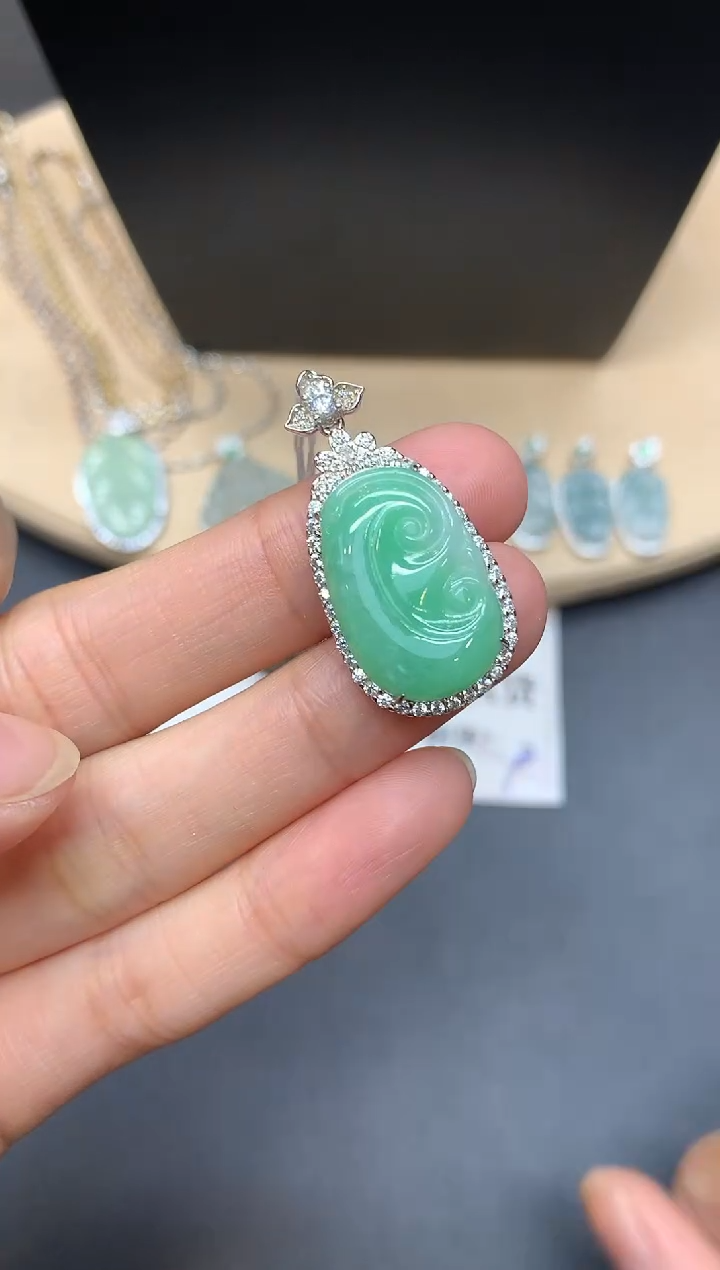 【闪购商品】翡翠吊坠(不含链)银S925镶嵌如意【多样性发其一】