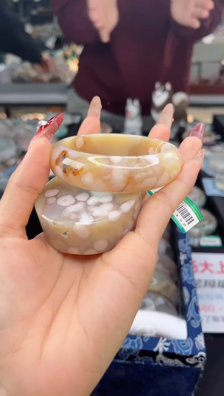 【闪购商品】石英质玉手镯未镶嵌56圈口（赠品镯心）1600063