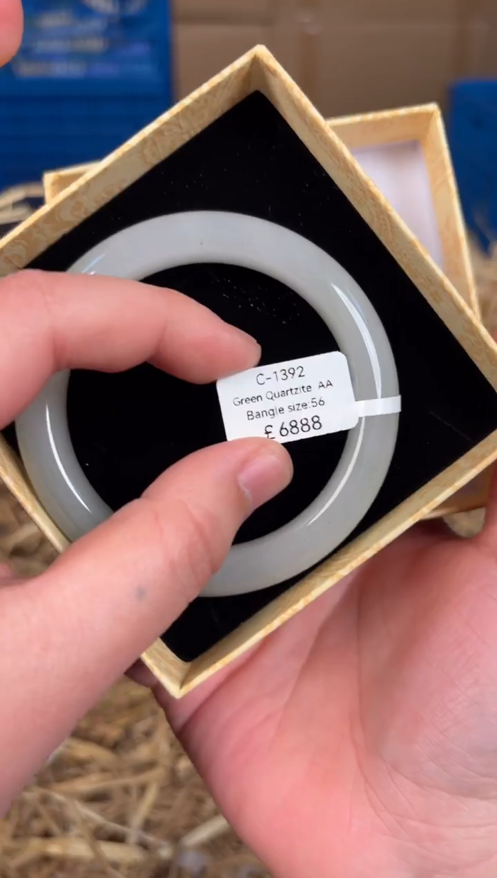 未镶嵌手镯石英质玉C1392