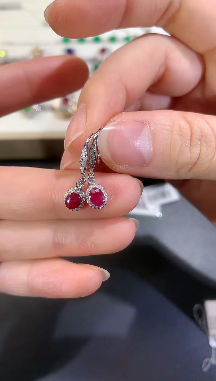 【闪购商品】红宝石耳饰18K金镶嵌Z99|4980