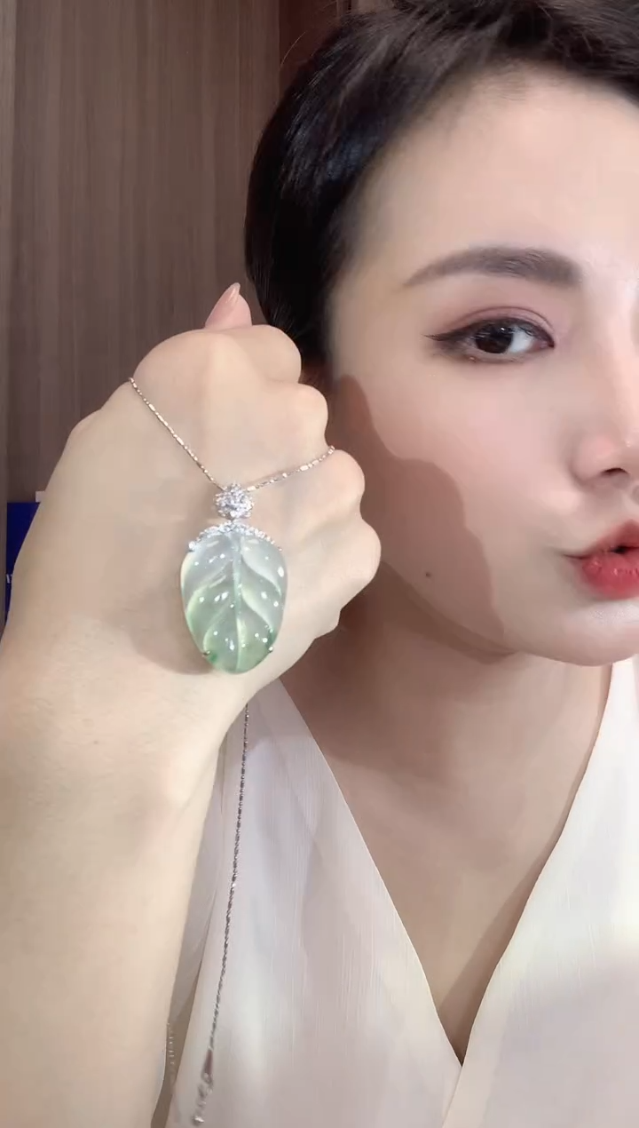 翡翠18K金镶嵌吊坠(不含链)C16