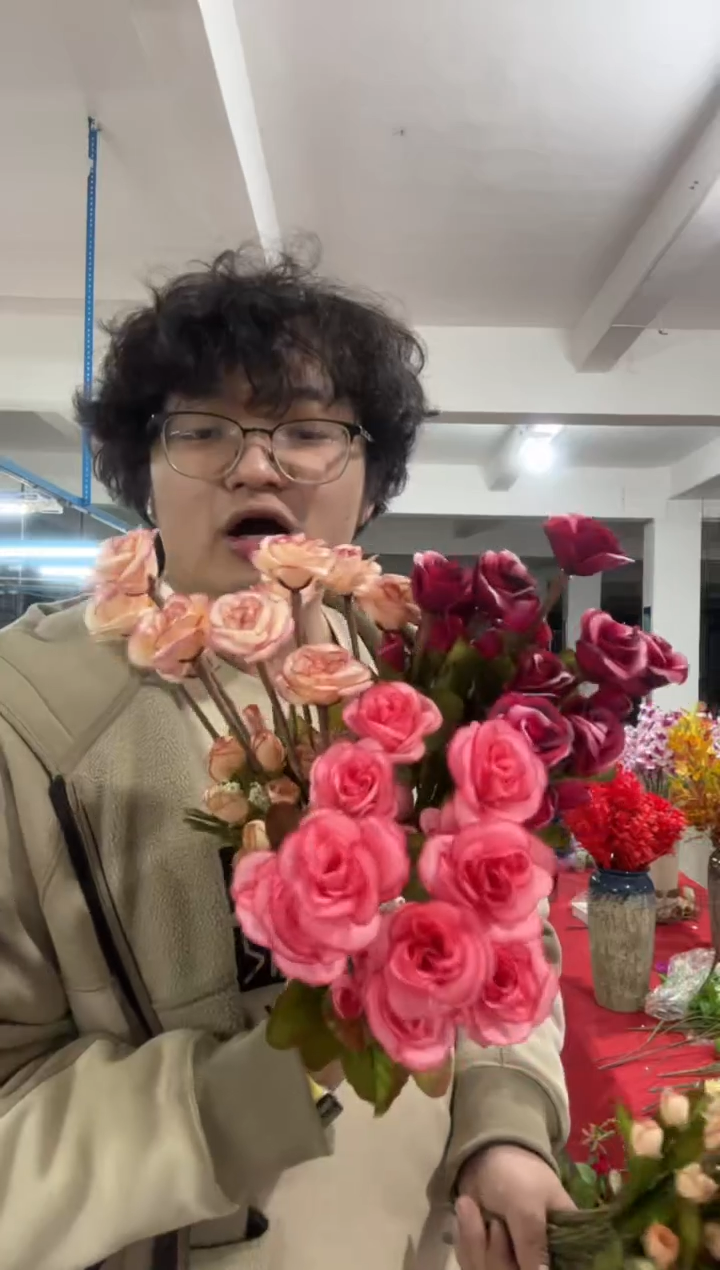 【闪购商品】仿真绿植玫瑰3束