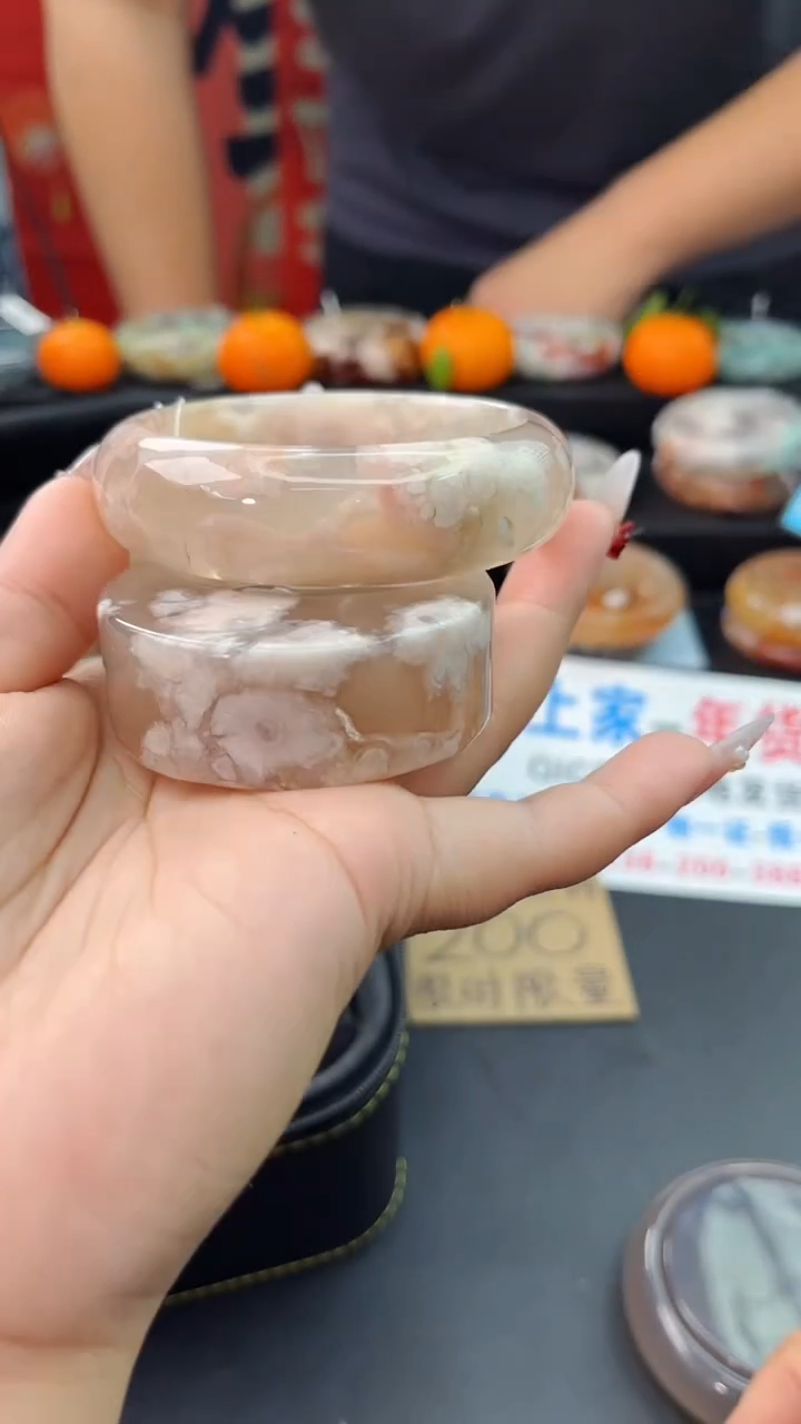 【闪购商品】石英质玉手镯未镶嵌赠送镯心（57圈口）