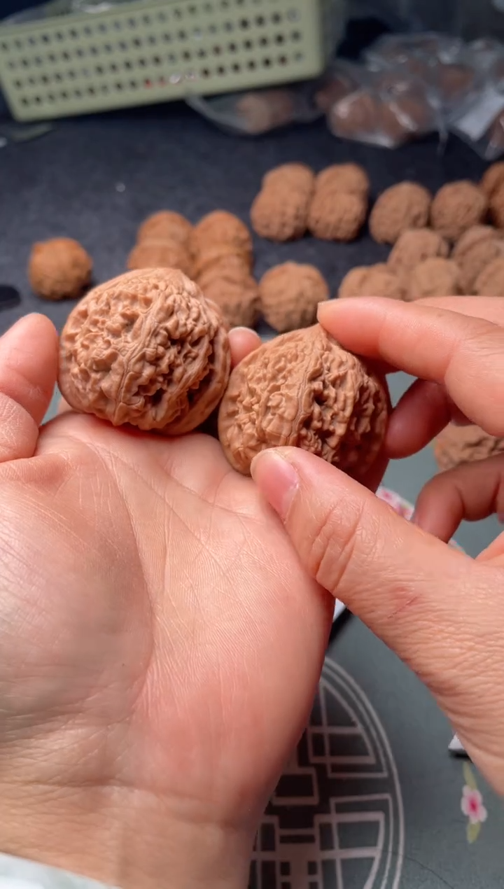 把件文玩核桃w169  牡丹42尺