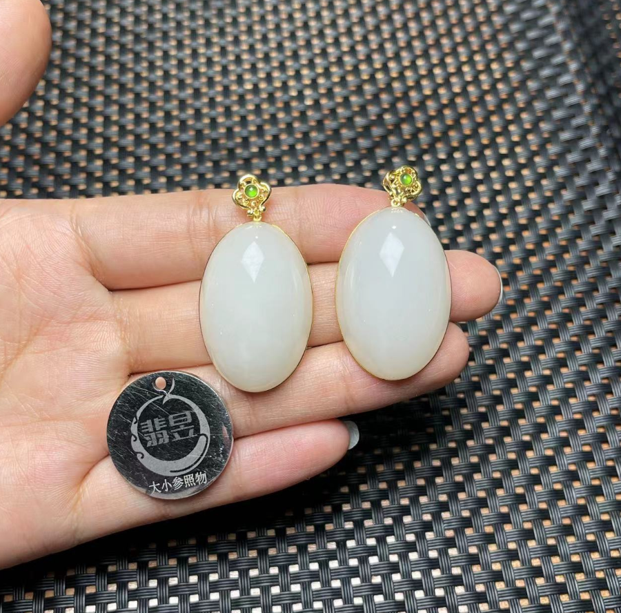 32513T04-3B3-和田玉吊坠18K金扣-多样性发其一