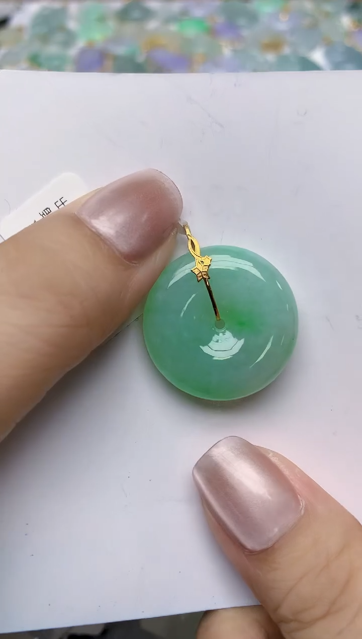 翡翠18K金镶嵌颈饰天然缅甸A货翡翠