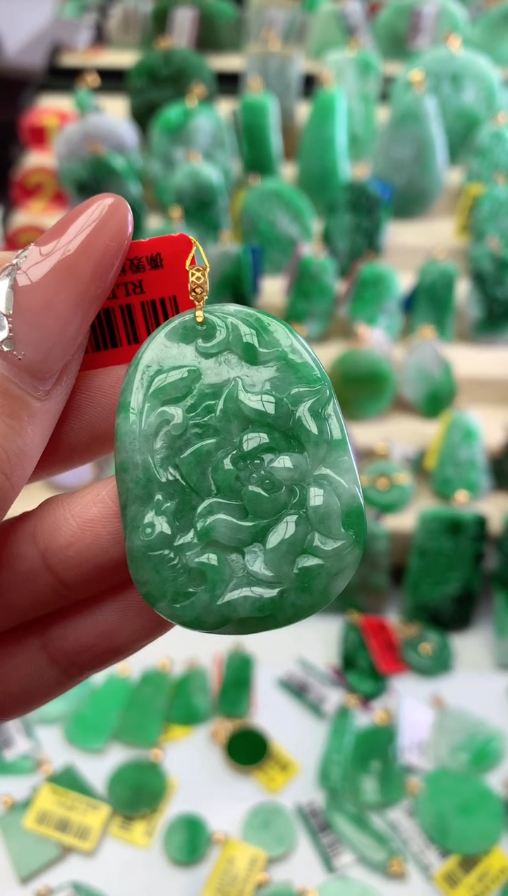 【闪购商品】翡翠吊坠(不含链)18K金镶嵌挂件