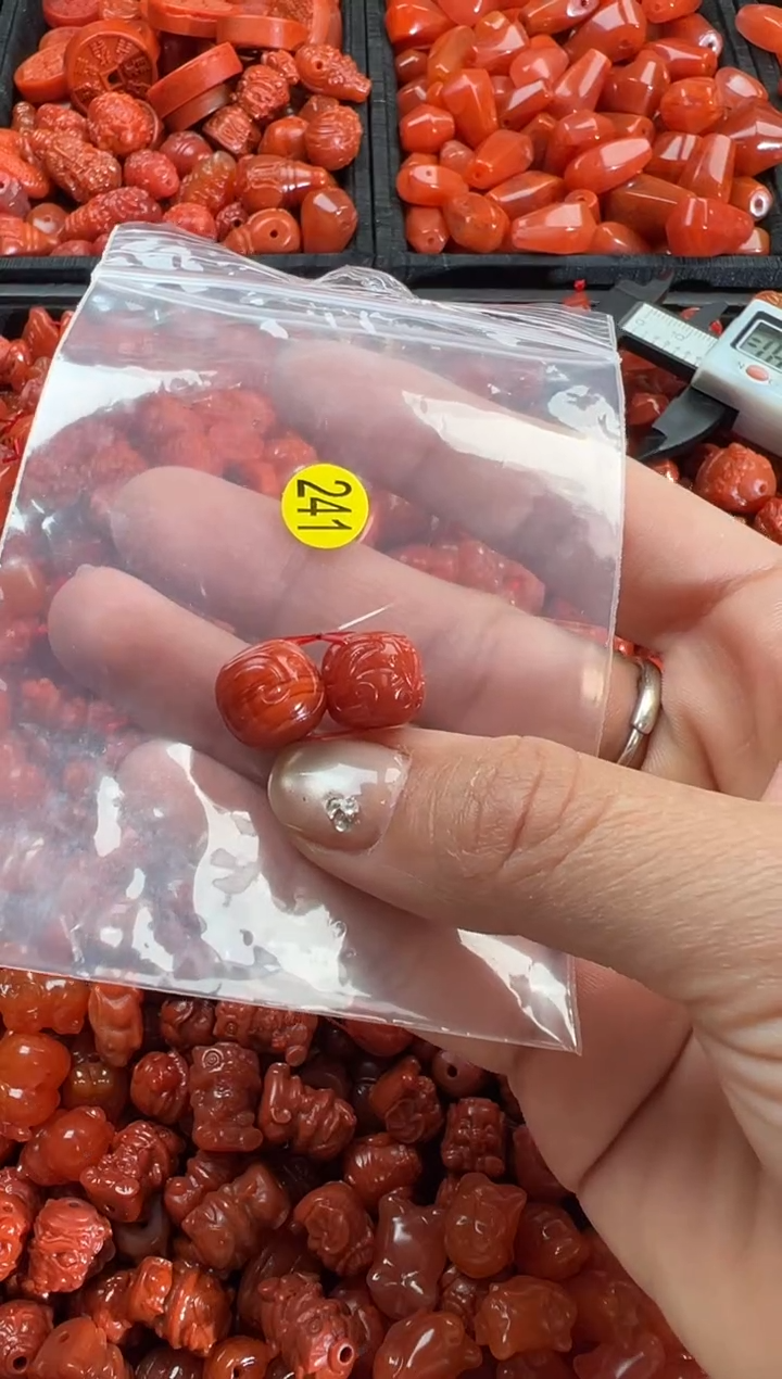 【闪购商品】南红玛瑙颈饰未镶嵌1