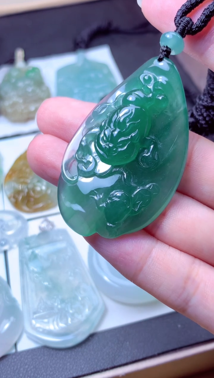 颈饰未镶嵌翡翠天然A货翡翠