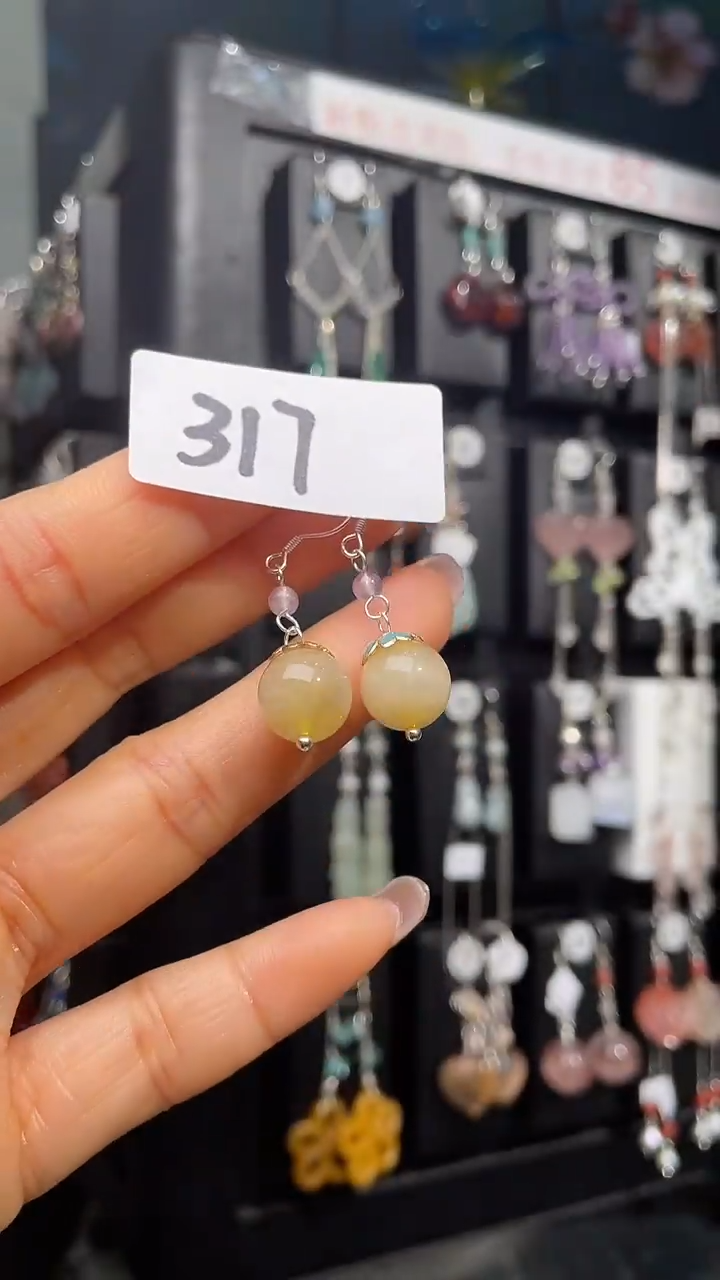 未镶嵌耳饰水晶喜欢拍