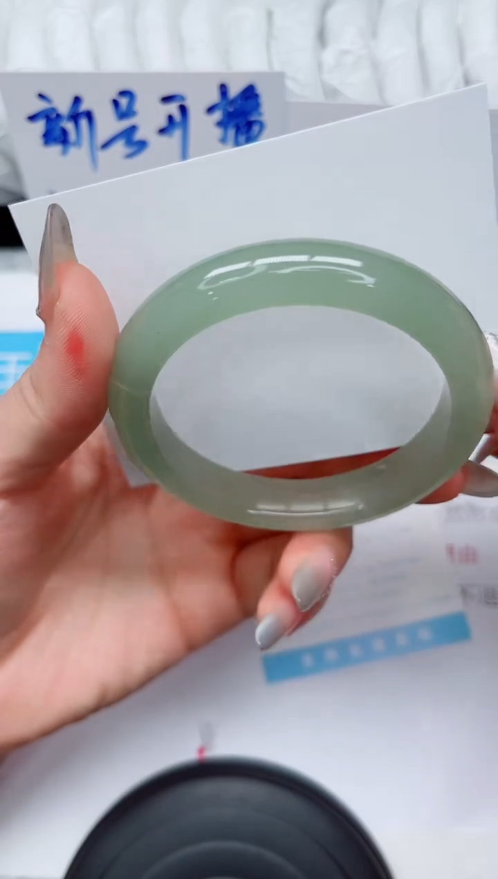 未镶嵌手镯石英质玉111-58.5