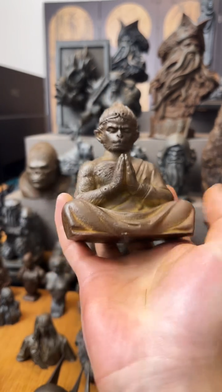 铁新*实心铁艺摆件~~和手大悟空（锈色）