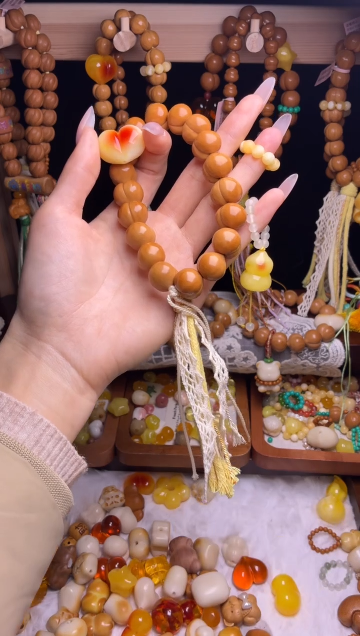 吊坠猴头核桃秋?全品柯基白俏心黄跑环俏色葫芦吊坠【红石榴】奶油
