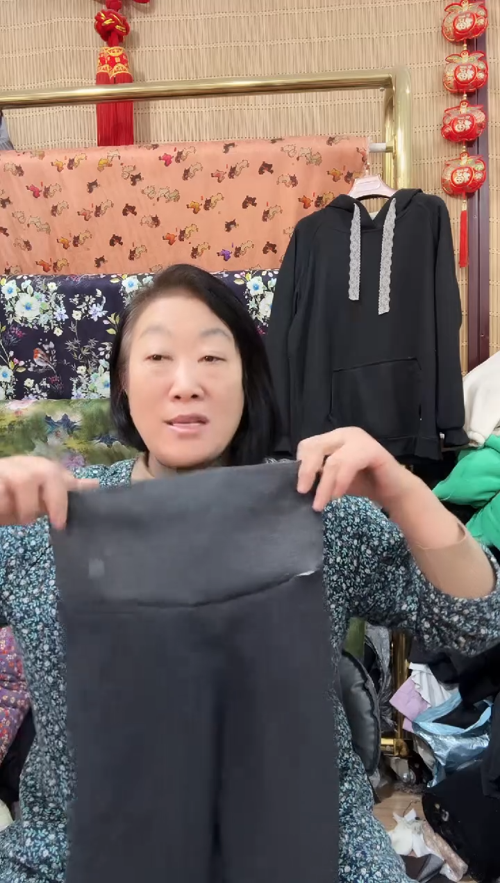 残含羊毛薄款 M 保暖塑型贴体裤成品两条（有占线脏残无售后）