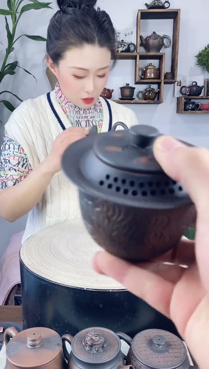 【闪购商品】壶瑕疵手抓壶《建水紫陶》461